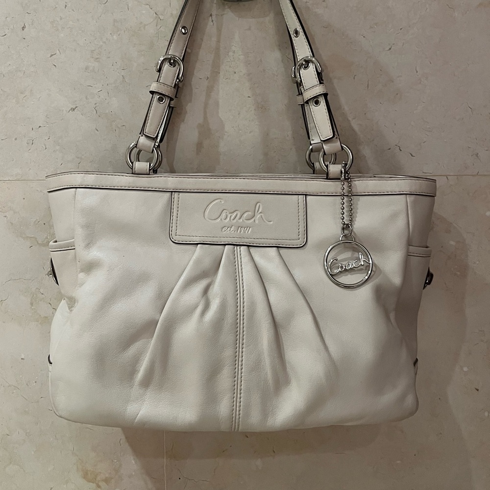 Vintage Coach Cream Shoulder Bag with Silver Hardware
